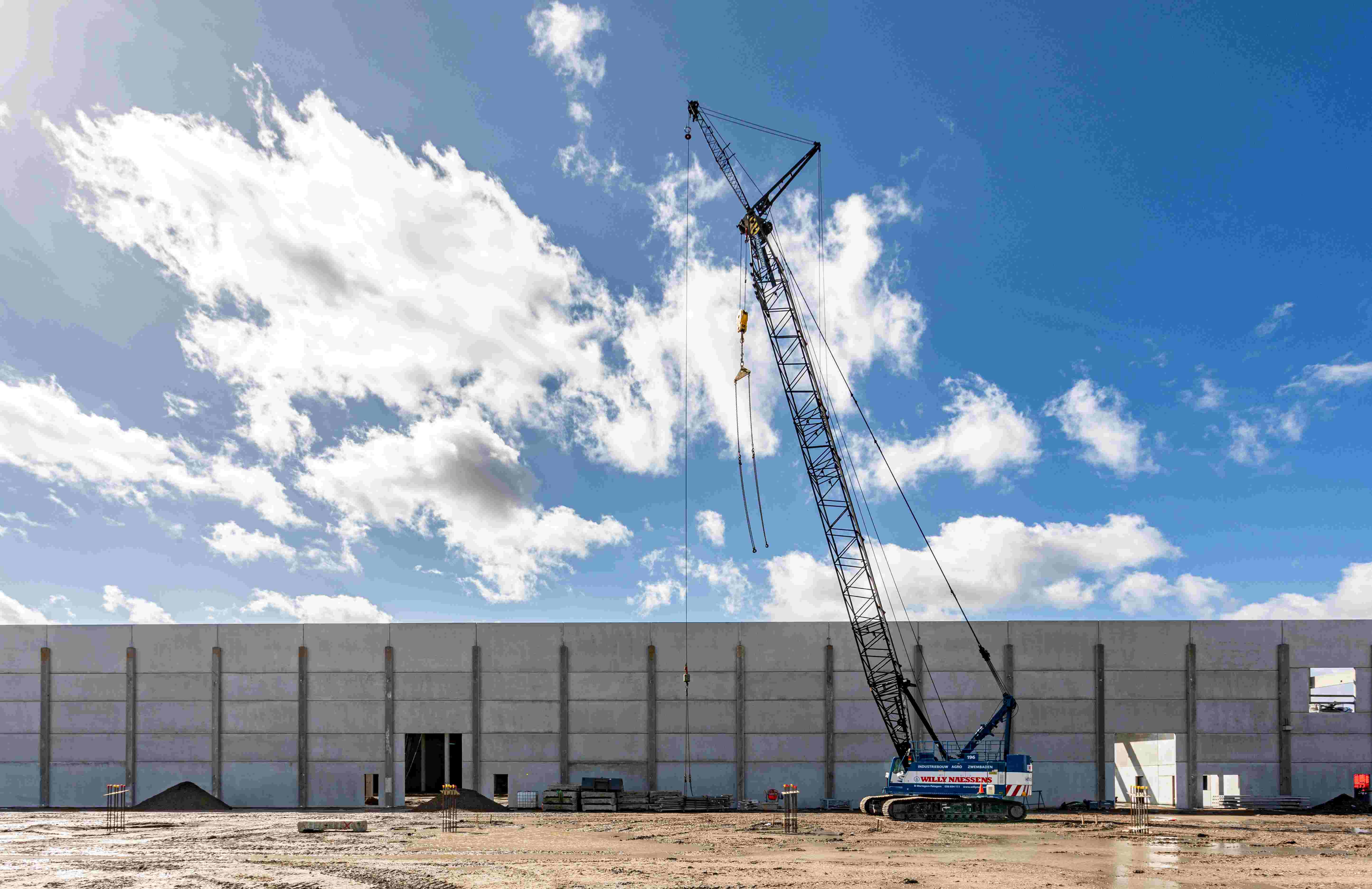 Vertical integration, the key to Willy Naessens Industrial Buildings's success