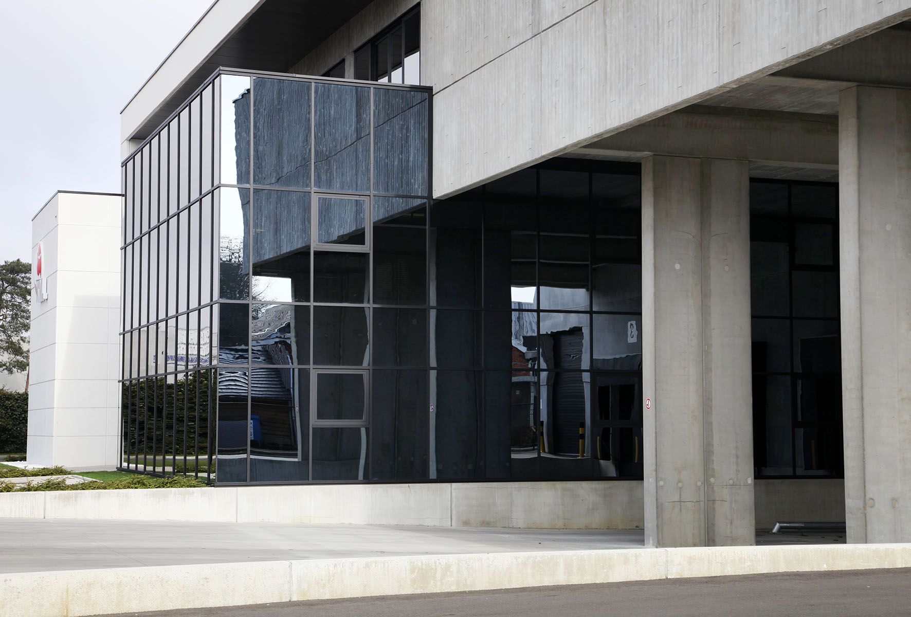 Willy Naessens - Industriebouw - KVL Holding